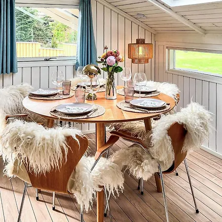 6 Person In Vaeggerlose