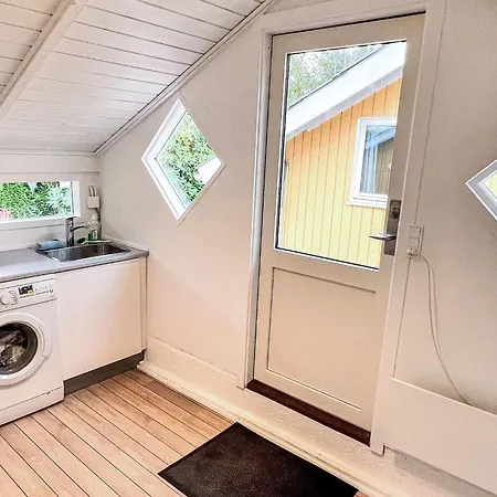 6 Person In Vaeggerlose Vakantiehuis Bøtø By