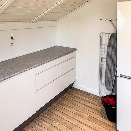 6 Person In Vaeggerlose Bøtø By