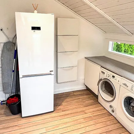 6 Person In Vaeggerlose * Bøtø By