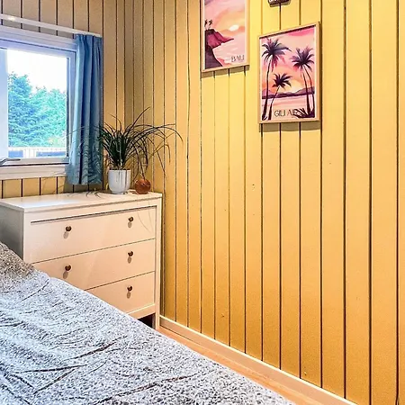 6 Person In Vaeggerlose * Bøtø By