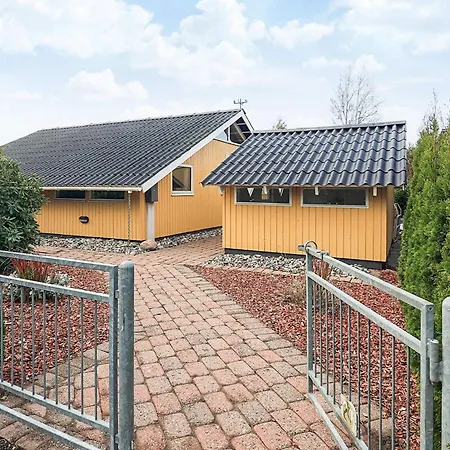 Vakantiehuis 6 Person In Vaeggerlose Bøtø By
