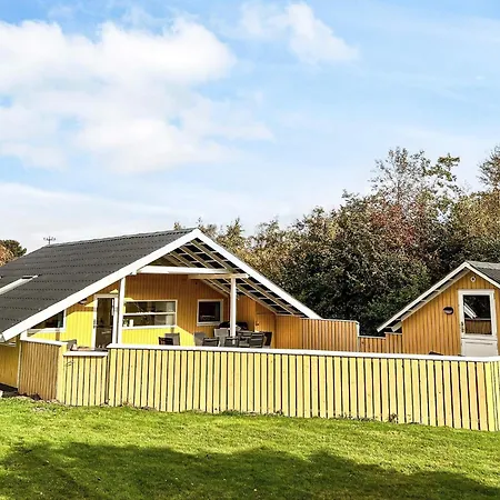 6 Person In Vaeggerlose Bøtø By