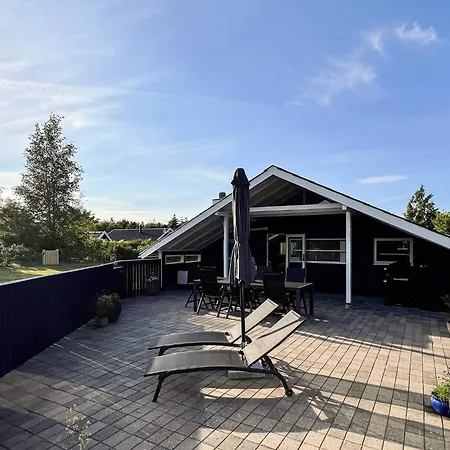 6 Person In Vaeggerlose Semesterbostad Bøtø By