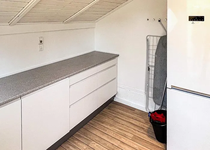 6 Person In Vaeggerlose Bøtø By