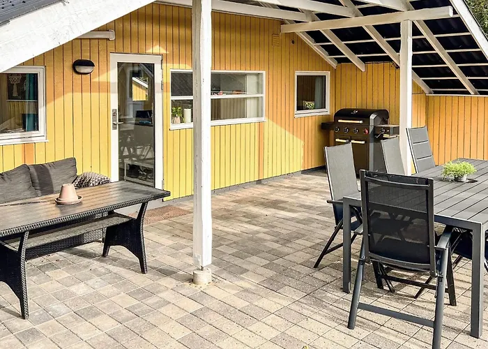 6 Person In Vaeggerlose Bøtø By